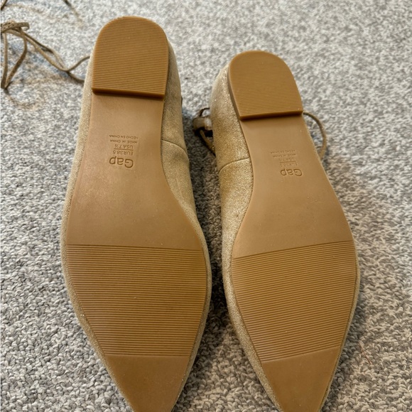 Gap Suede Gold Shimmer pointy toe tie-up flats - Picture 2 of 3